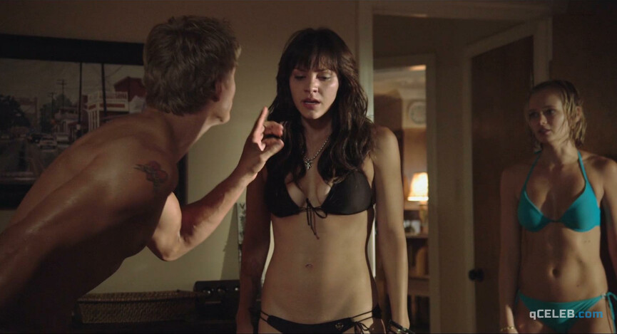 3. Katharine McPhee nude, Sara Paxton sexy, Christine Quinn sexy – Shark Night (2011)