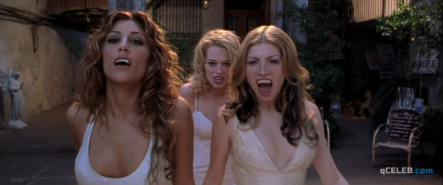2. Jeri Ryan sexy, Vitamin C nude, Jennifer Esposito sexy, Colleen Ann Fitzpatrick nude – Dracula 2000 (2000)