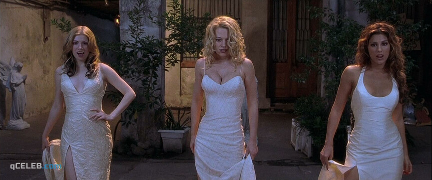 3. Jeri Ryan sexy, Vitamin C nude, Jennifer Esposito sexy, Colleen Ann Fitzpatrick nude – Dracula 2000 (2000)