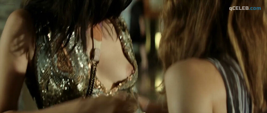 3. Helena Noguerra nude, Vanessa Paradis sexy – Heartbreaker (2010)