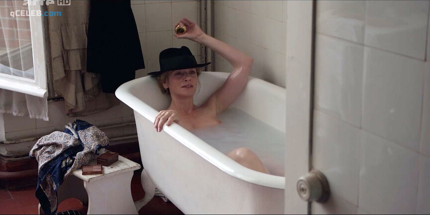 2. Georgia Scalliet nude, Elsa Lepoivre nude, Florence Viala sexy – Three Sisters (2015)