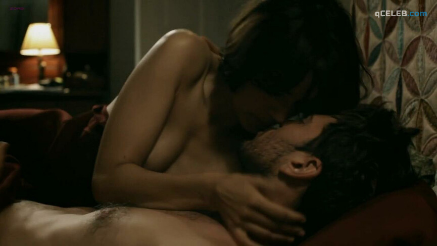 1. Dominique Swain sexy, Shannyn Sossamon nude – Road to Nowhere (2010)