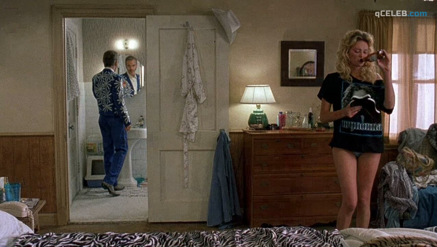 2. Charlize Theron sexy, Penelope Cruz sexy, Natasha Richardso sexy – Waking Up in Reno (2002)