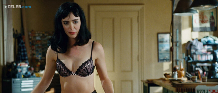 3. Cameron Diaz sexy, Krysten Ritter sexy, Lake Bell sexy – What Happens in Vegas (2008)