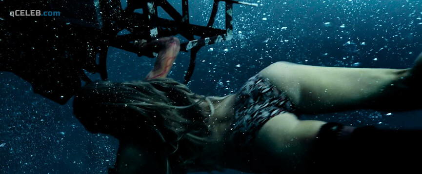 3. Blake Lively sexy – The Shallows (2016)