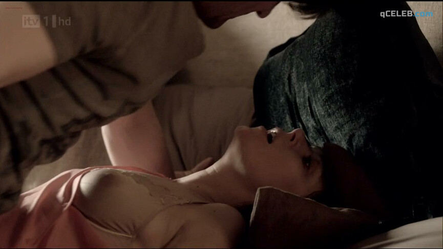 2. Anna Friel sexy – Without You s01 (2012)