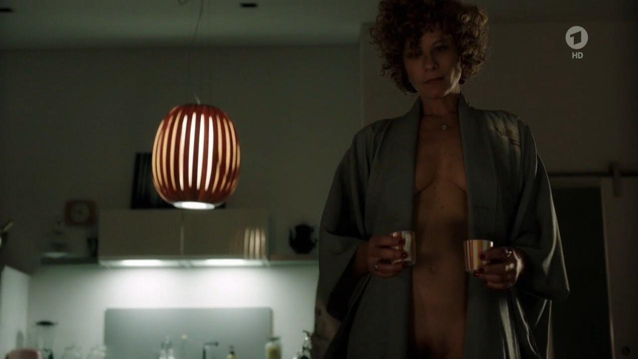 Anna Schafer nude – Scene of the Crime e1022 (2017)