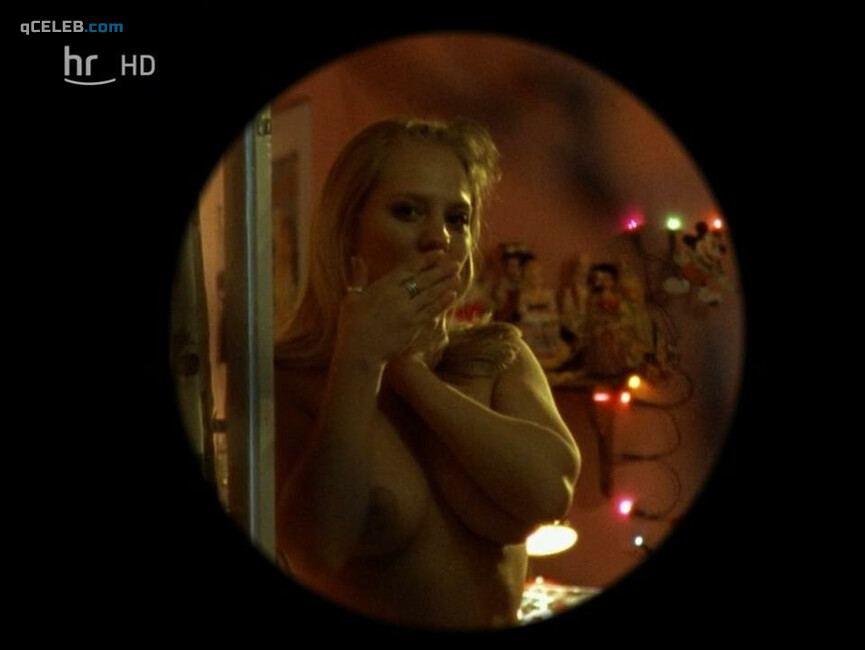 3. Anna Carlsson nude – Sophie — Schlauer als die Polizei erlaubt (1997)