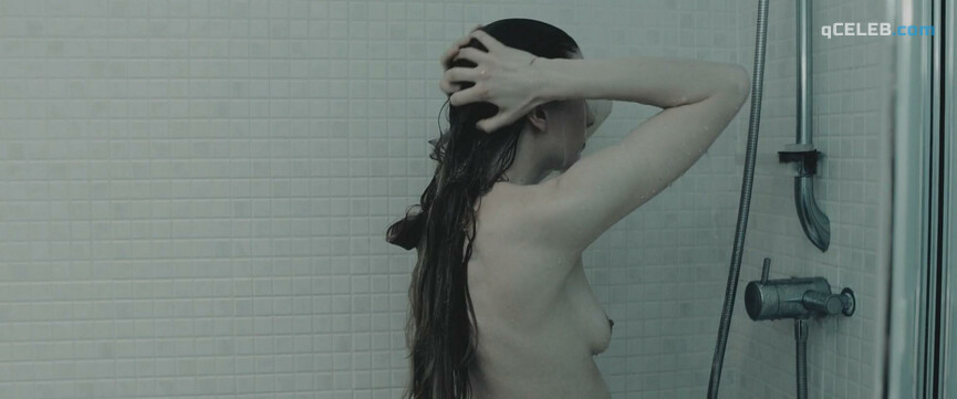 1. Anna Dawson nude – The Creature Below (2016)