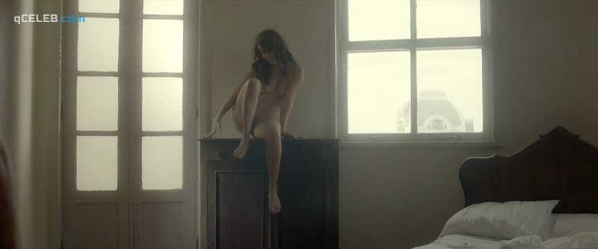 2. Barbara Colen nude, Sonia Braga nude – Aquarius (2016)
