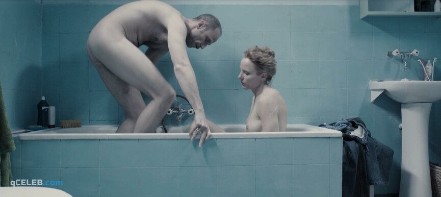 3. Julia Kijowska nude – United States of Love (2016)