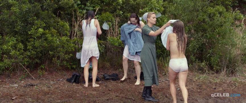 3. Alycia Debnam-Carey sexy, Adelaide Kane sexy, Katie Garfield sexy – The Devil's Hand (2014)