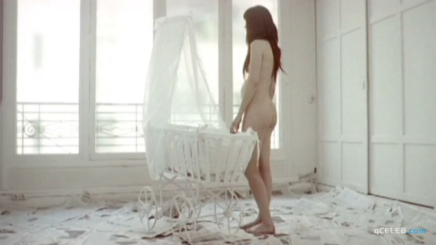 1. Florence Loiret Caille nude – Petite faiblesse (2005)