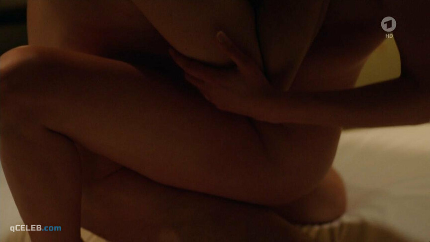 2. Silke Bodenbender nude – Königin der Nacht (2017)