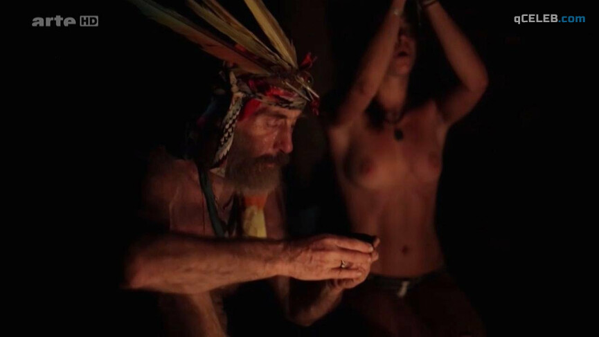 2. Victoria Fernandez-Nicolas nude, Alice Falloni nude, Mary Laura Barahona nude – Ícaros (2014)