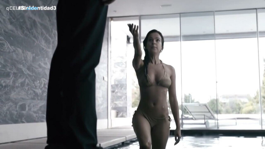 3. Sara Casasnovas nude, Veronica Sanchez sexy – Sin identidad s02e03 (2015)