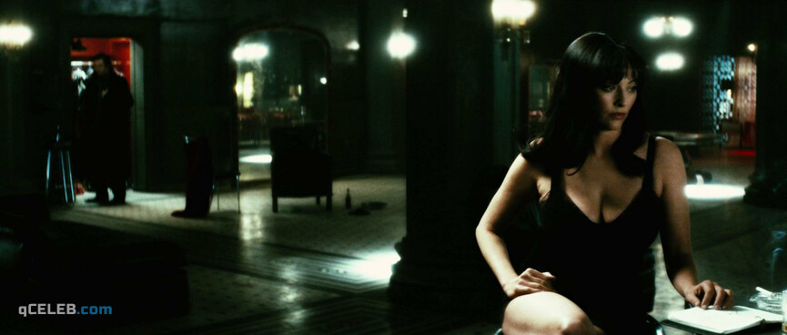 3. Virginia Madsen sexy, Rhona Mitra sexy – The Number 23 (2007)