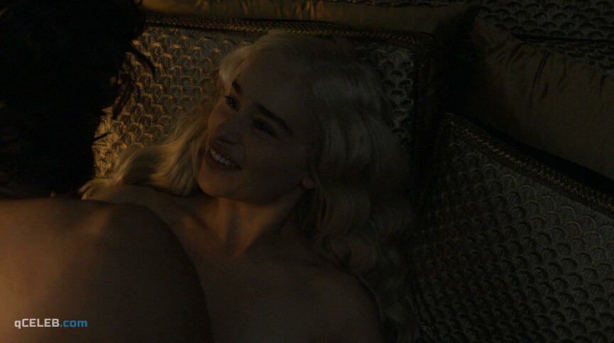 3. Emilia Clarke sexy – Game of Thrones s05e07 (2015)