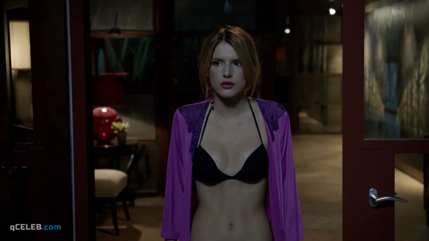 2. Bella Thorne sexy – Scream: The TV Series s01e01 (2015)