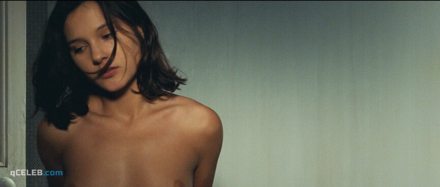 1. Virginie Ledoyen nude – Heroines (1997)