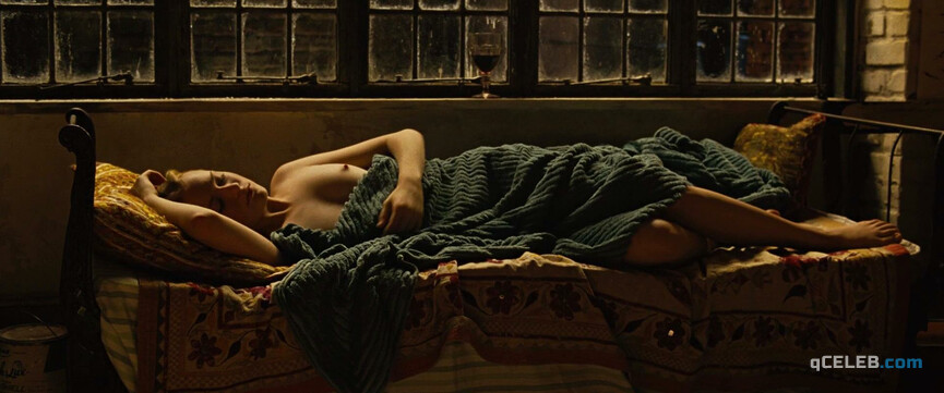 3. Evan Rachel Wood nude – Across the Universe (2007)
