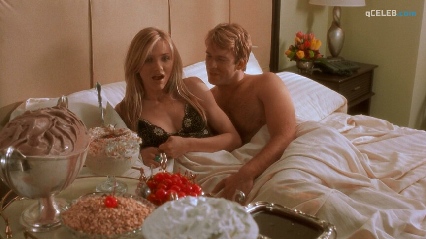2. Cameron Diaz sexy, Christina Applegate sexy – The Sweetest Thing (2002)