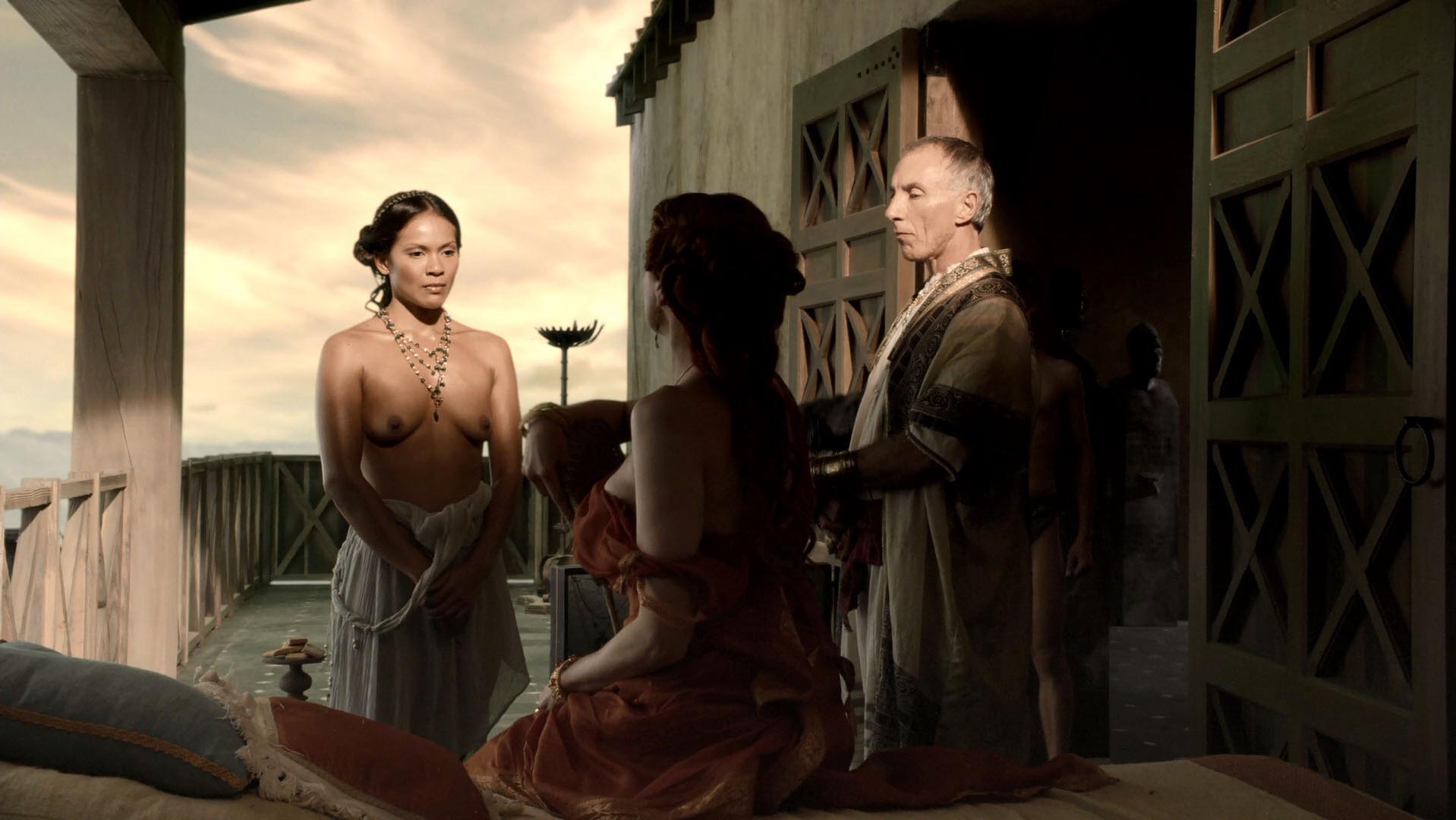 Lesley-Ann Brandt appears nude in the drama show “<b>Spartacus</b>” season 1, rele...