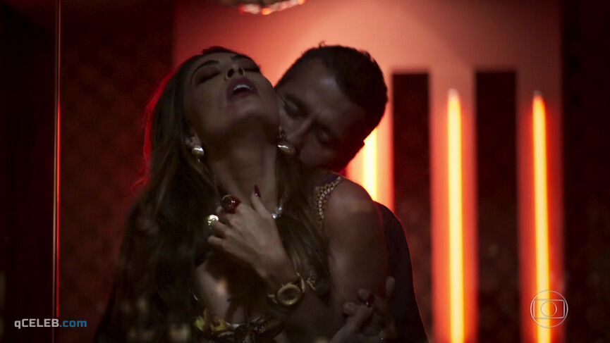 1. Juliana Paes sexy, Cynthia Senek sexy – A Dona do Pedaco s01e13 (2019)