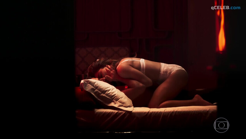 6. Juliana Paes sexy, Cynthia Senek sexy – A Dona do Pedaco s01e13 (2019)