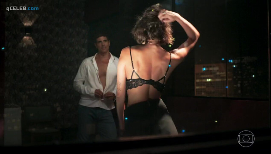 4. Agatha Moreira sexy, Deborah Evelyn sexy – A Dona do Pedaço s01e12 (2019)