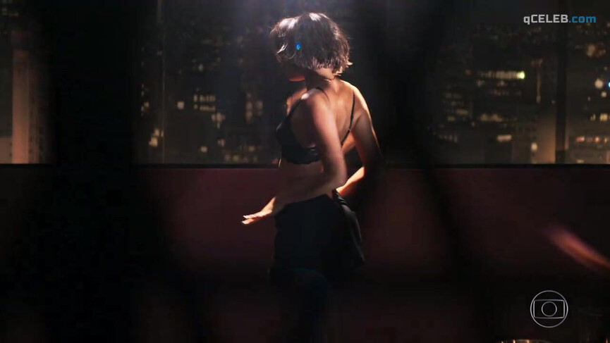 5. Agatha Moreira sexy, Deborah Evelyn sexy – A Dona do Pedaço s01e12 (2019)