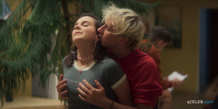 2. Karolina Kowalska nude – Belfer s03e05-06 (2023)