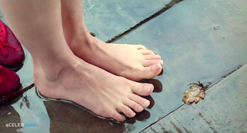 1. Nathalie Cardone nude, Emmanuelle Seigner nude, Mathilde Seigner nude, Christine Pascal nude, Noëlla Dussart-Finzi nude, Jeanne Savary nude – The Smile (1994)