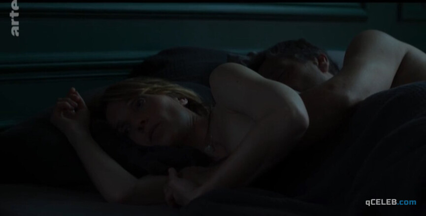 2. Alix Poisson nude – Jeux d'influence s02e01 (2022)