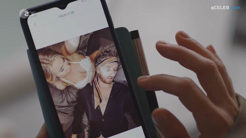 2. Sophia Mercedes Burtscher sexy – SOKO Koln s21e09 (2022)