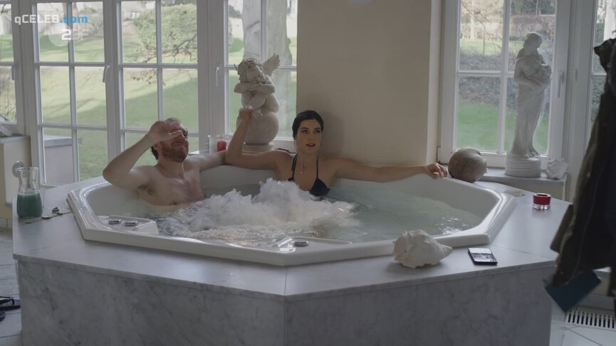 5. Sophia Mercedes Burtscher sexy – SOKO Koln s21e09 (2022)