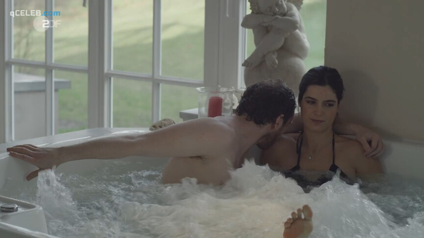 6. Sophia Mercedes Burtscher sexy – SOKO Koln s21e09 (2022)