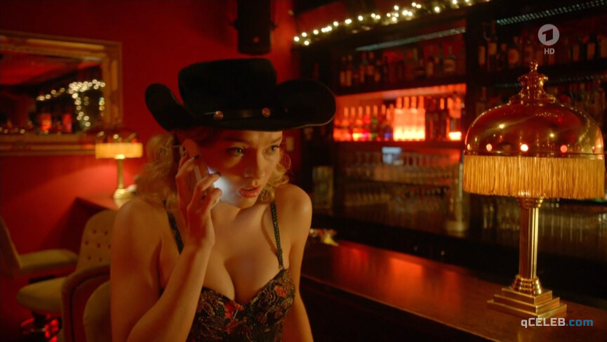 6. Kyra Sophia Kahre sexy – Heiter bis tödlich — Morden im Norden s04e16 (2017)