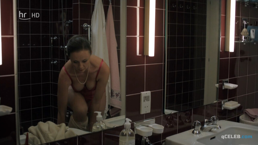 3. Gerti Drassl sexy – Vorstadtweiber s01e06 (2014)