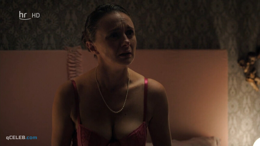 5. Gerti Drassl sexy – Vorstadtweiber s01e06 (2014)