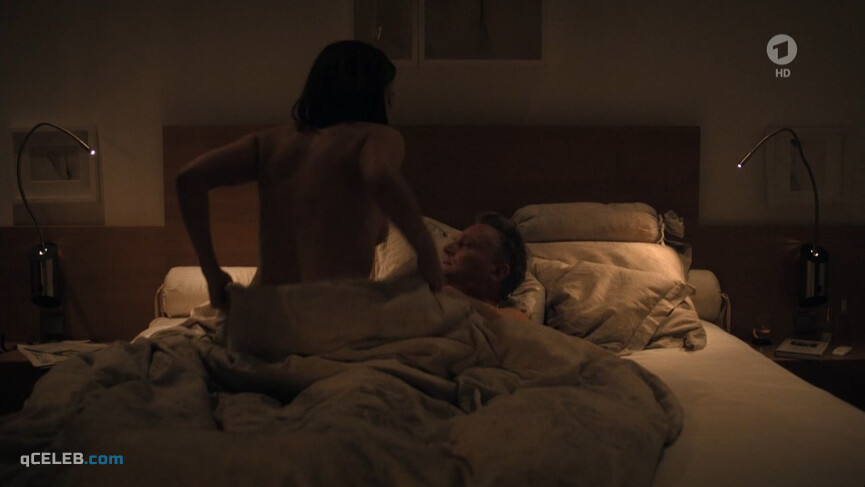 4. Martina Ebm nude – Vorstadtweiber s01e09 (2014)