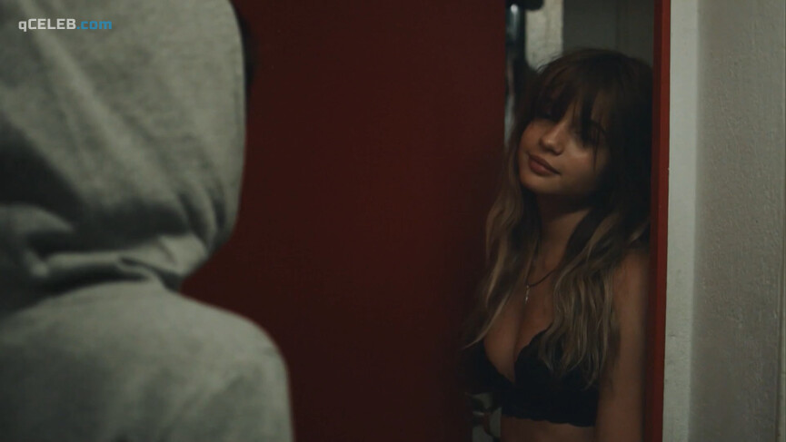 4. Lisa-Marie Koroll nude – Wir Sind Jetzt s01e04 (2019)