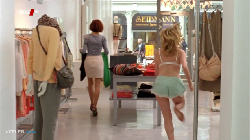 5. Caroline Peters sexy – Murder with a View s02e12-13 (2012)