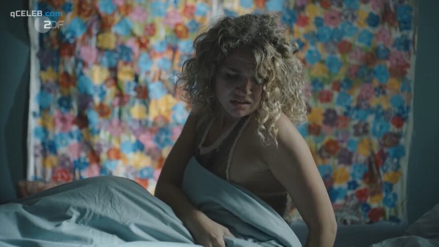 2. Charleen Deetz sexy – SOKO Koln s21e03 (2022)