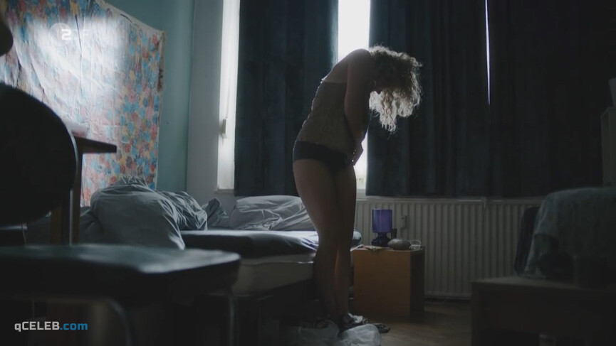 4. Charleen Deetz sexy – SOKO Koln s21e03 (2022)