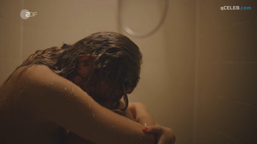 6. Charleen Deetz sexy – SOKO Koln s21e03 (2022)