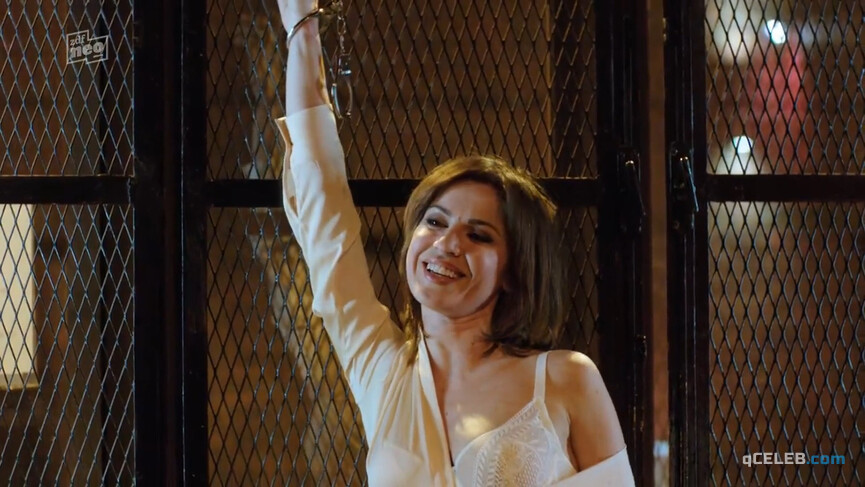 5. Natalia Avelon sexy – Nothing Fixed s02e05 (2021)