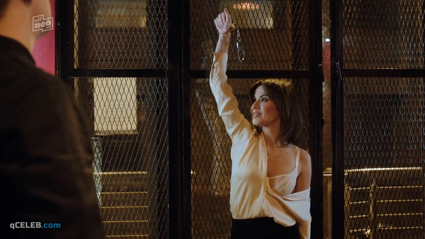 6. Natalia Avelon sexy – Nothing Fixed s02e05 (2021)