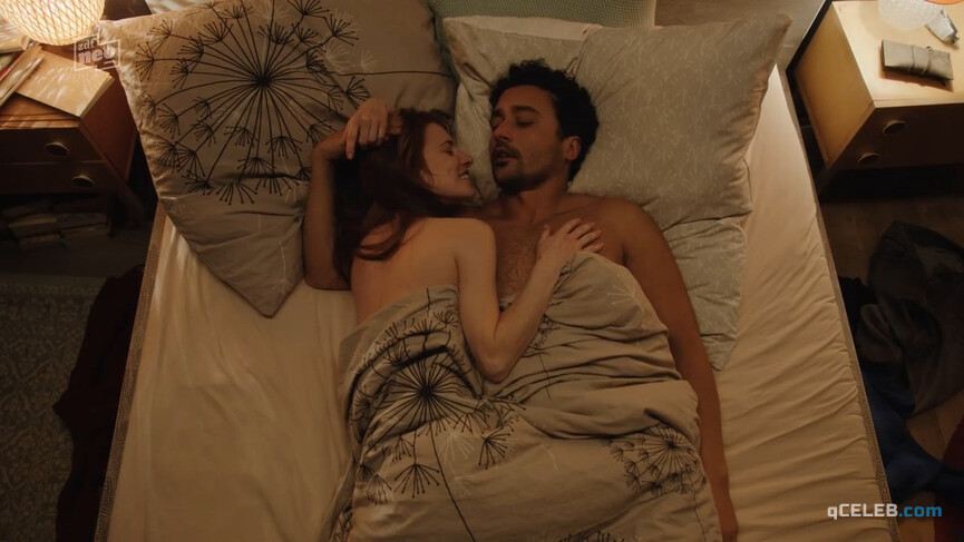 1. Josefine Preuss sexy – Nothing Fixed s02e03 (2021)