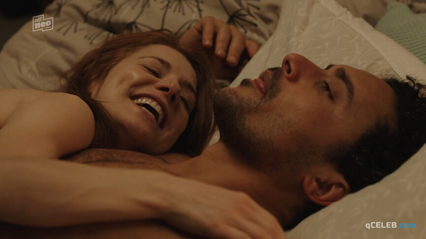 4. Josefine Preuss sexy – Nothing Fixed s02e03 (2021)